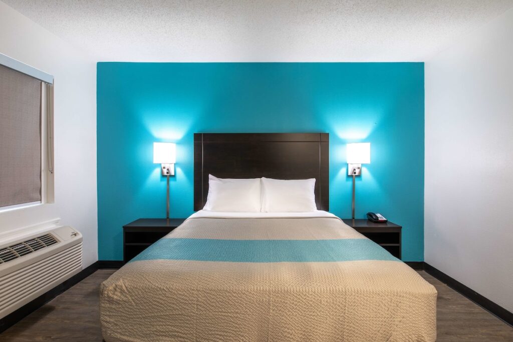 Motel 6-Greenville, SC - I-85 Near Downtown - Image 3