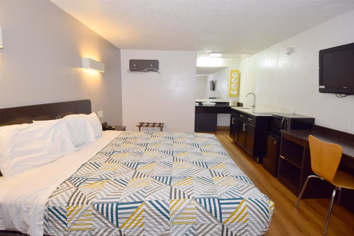 Motel 6-Hamburg, NY - Image 2