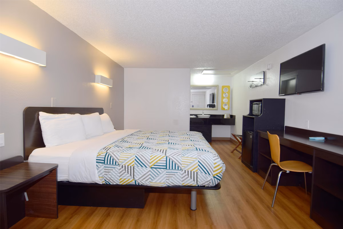 Motel 6-Hamburg, NY - Image 3