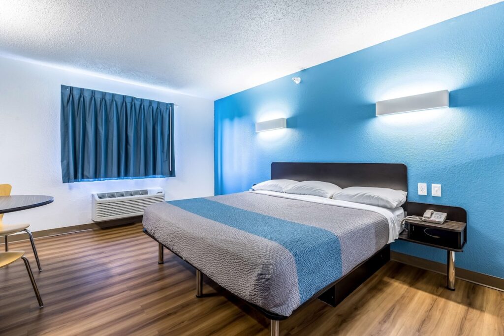 Motel 6-Indianapolis, IN - Southport - Image 2