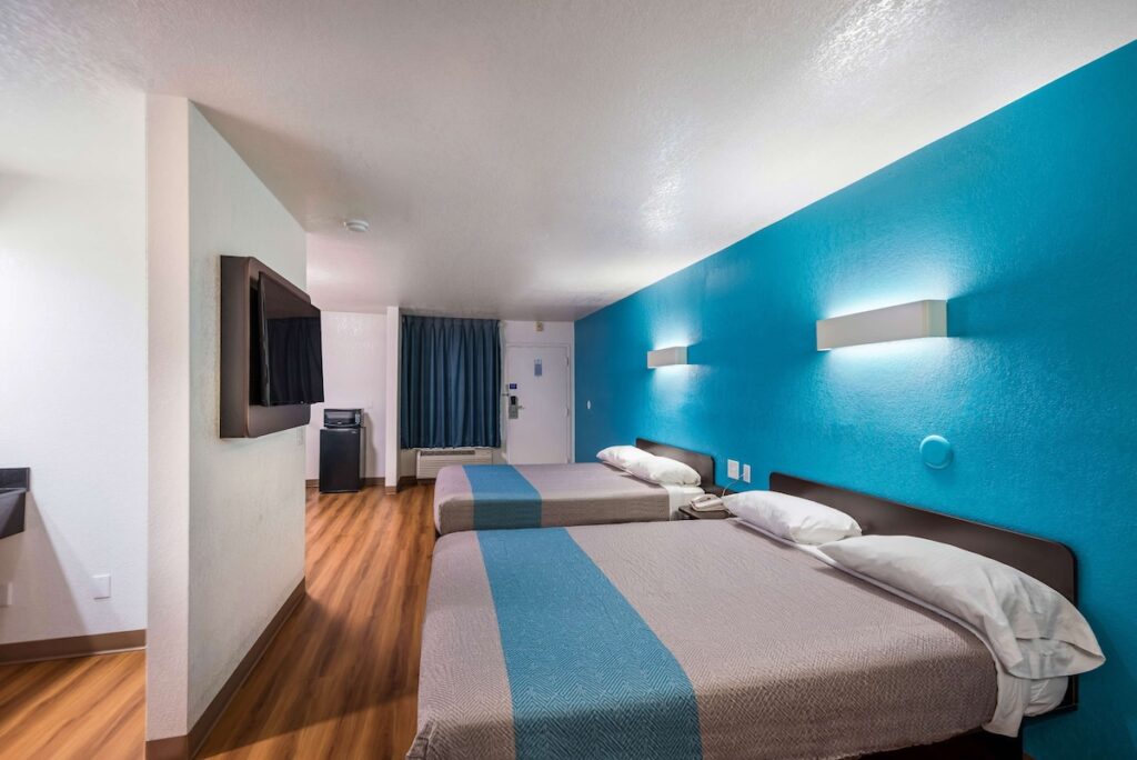 Motel 6-Irving, TX - Irving DFW Airport East - Image 3