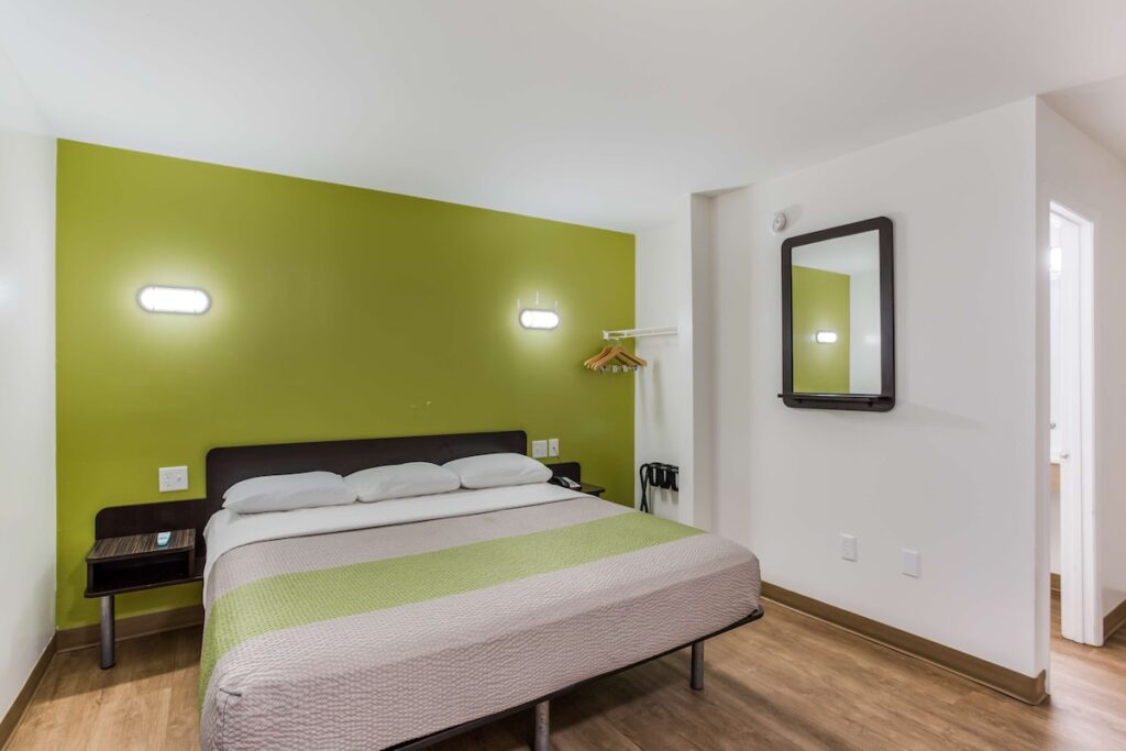 Motel 6-Jacksonville, FL - South - Image 3