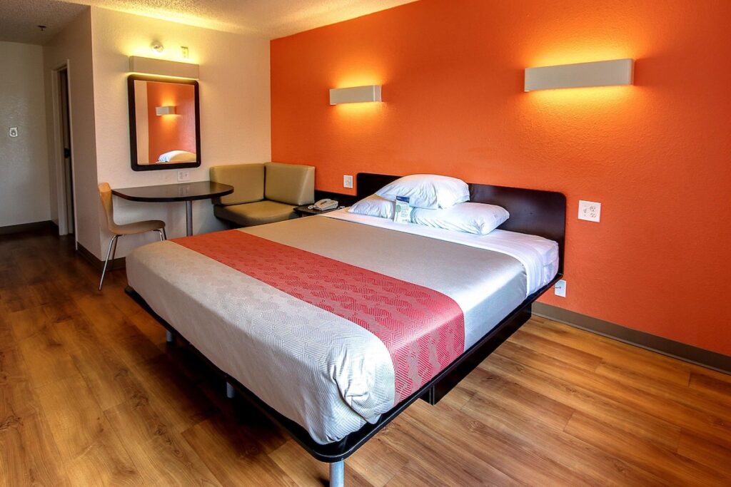 Motel 6 King Of Prussia PA - Image 4