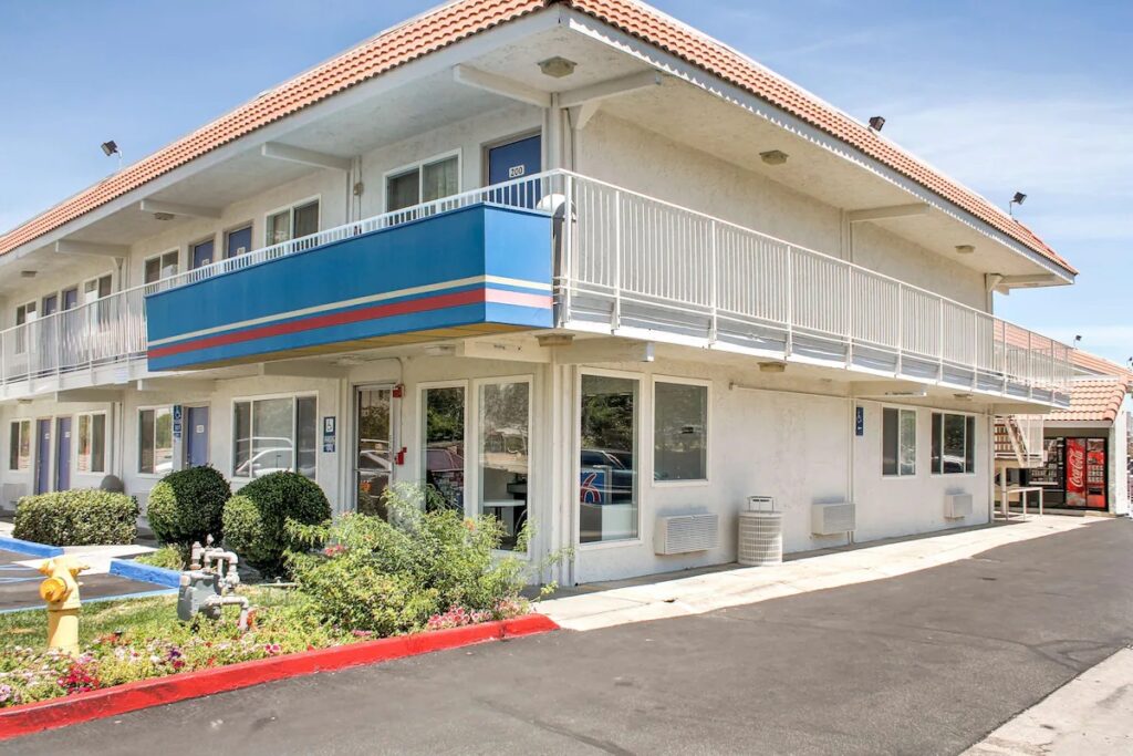 Motel 6 Lancaster