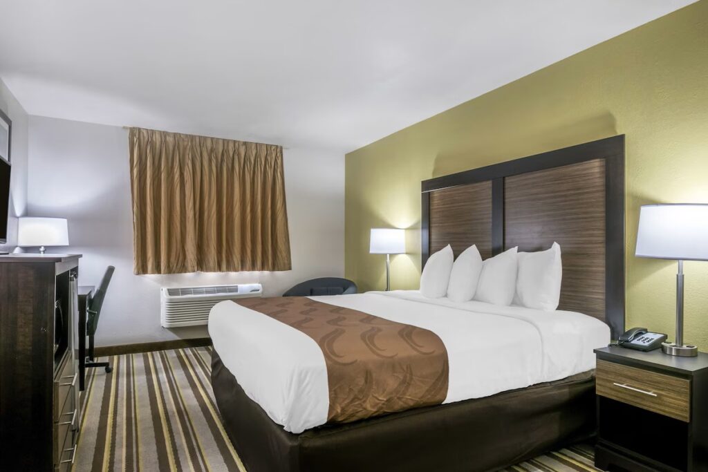 Motel 6 Lancaster - Image 2