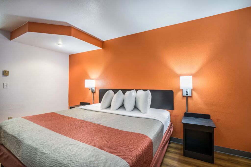 Motel 6-Madison, WI - East - Image 3