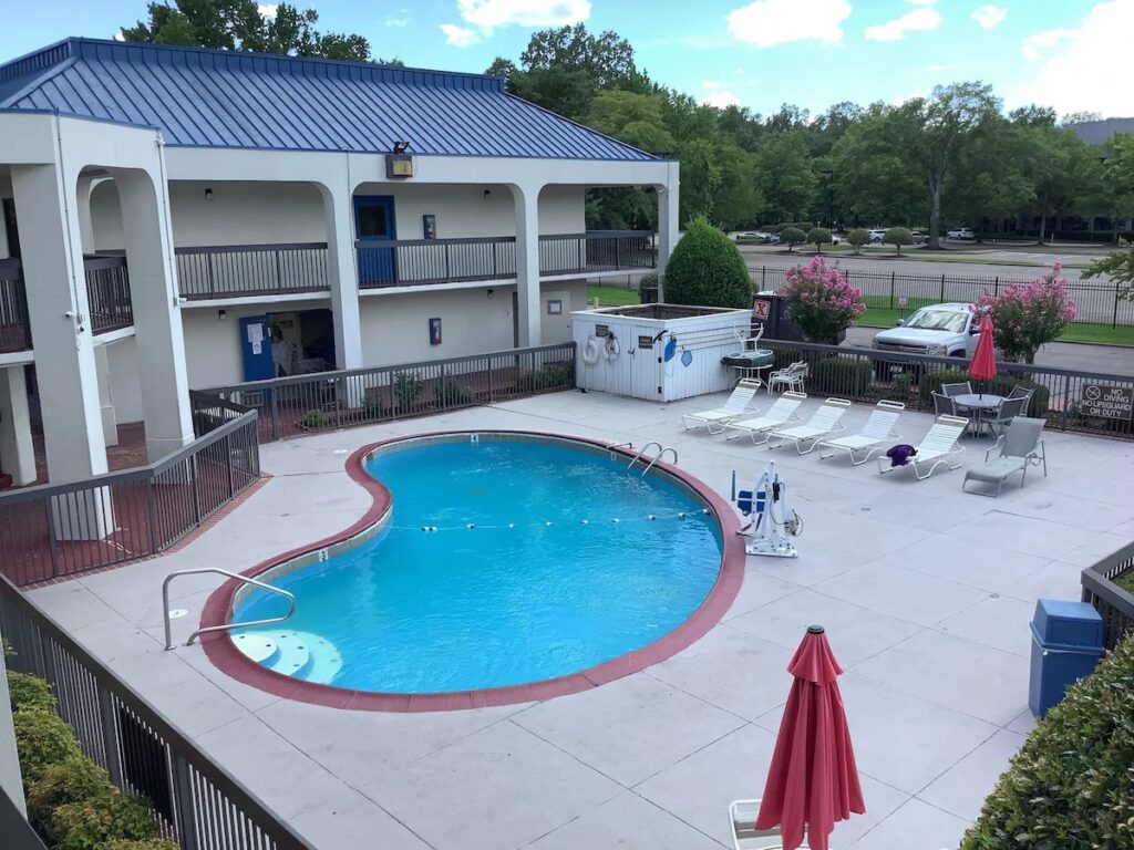 Motel 6-Memphis, TN - East - Image 4