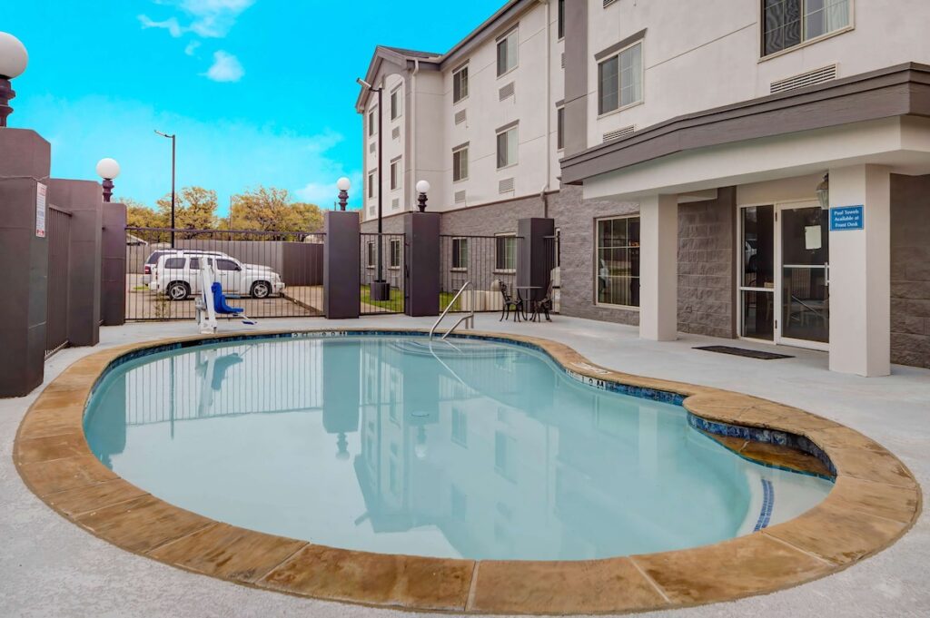 Motel 6-Mesquite, TX - Balch Springs - Image 5