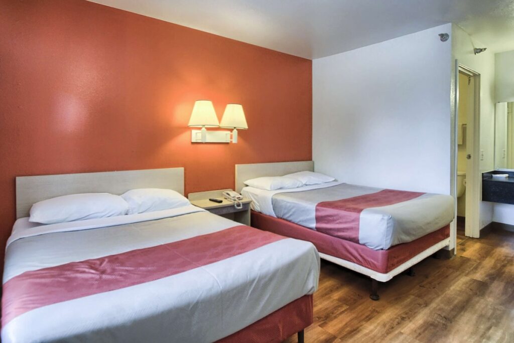 Motel 6-New Cumberland, PA - Harrisburg - Hershey South - Image 3