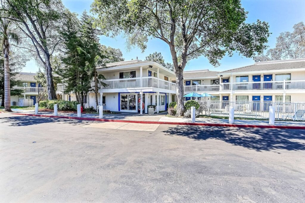 Motel 6-Oakland, CA - Embarcadero - Image 2