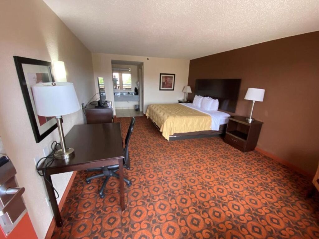 Motel 6 Oklahoma City OK Fairgrounds West - Image 4