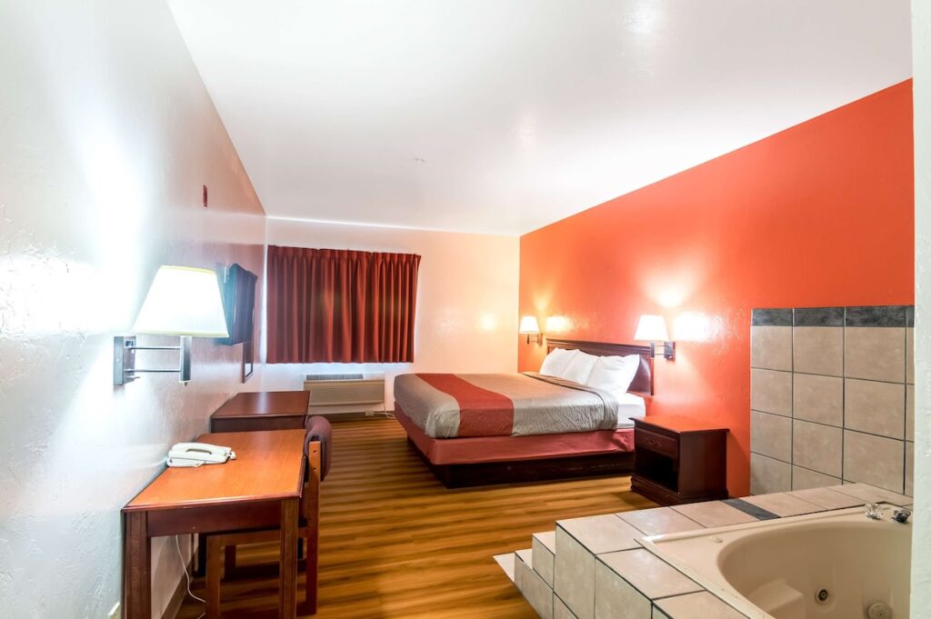 Motel 6-Oklahoma City, OK - Image 4