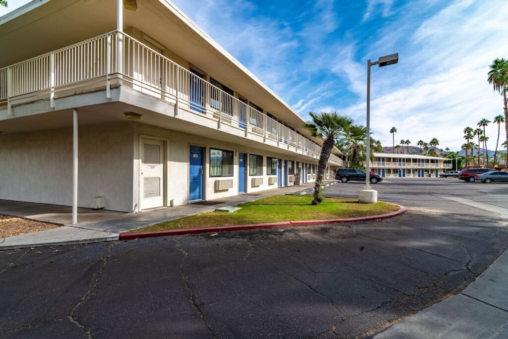 Motel 6-Palm Springs, CA - East - Palm Canyon - Image 2