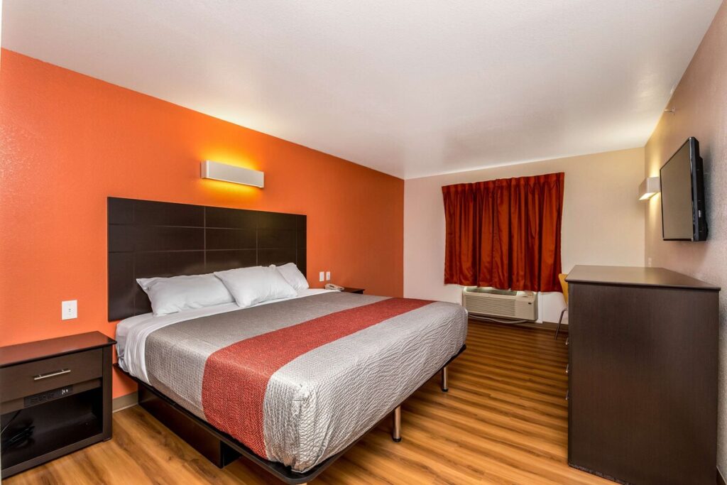 Motel 6 Peoria - Image 4