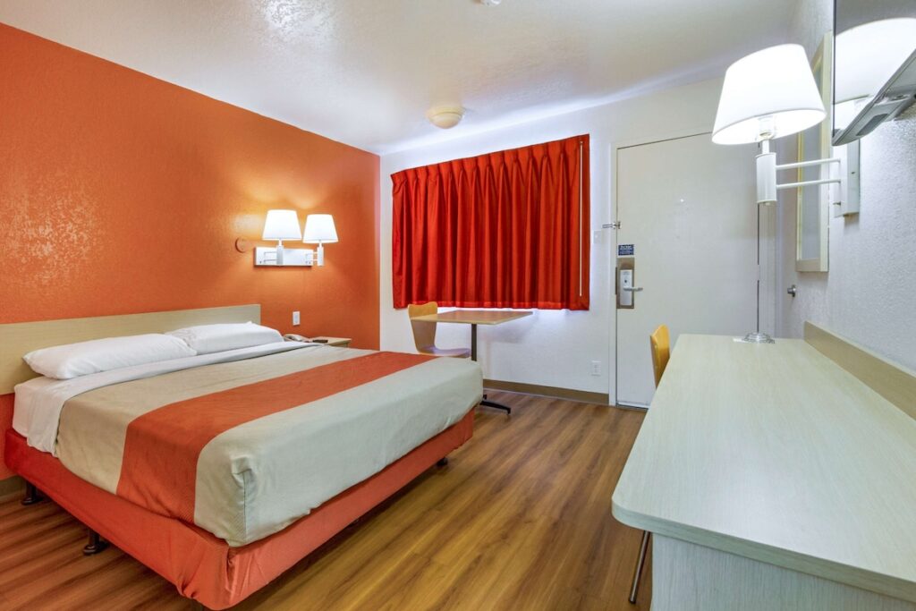 Motel 6-Phoenix, AZ - North Bell Road - Image 2