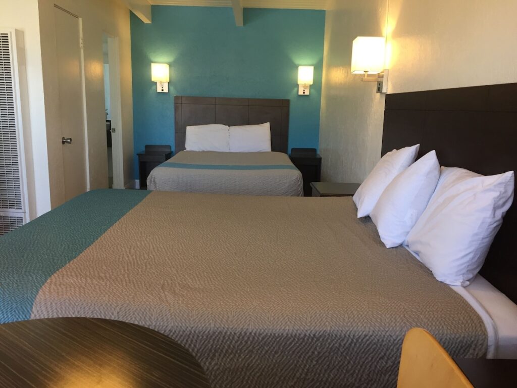 Motel 6 Pismo Beach CA Pacific Ocean - Image 3