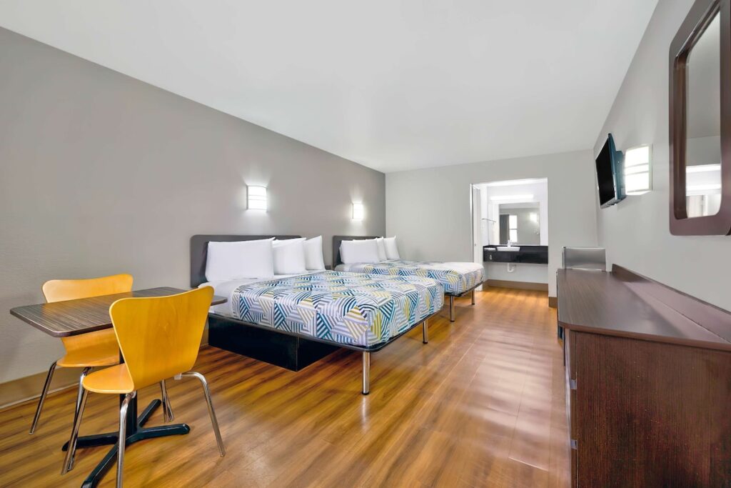 Motel 6-Plano, TX - Plano Northeast - Image 3