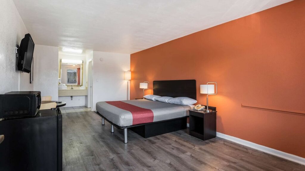 Motel 6-Portsmouth, VA - Image 2