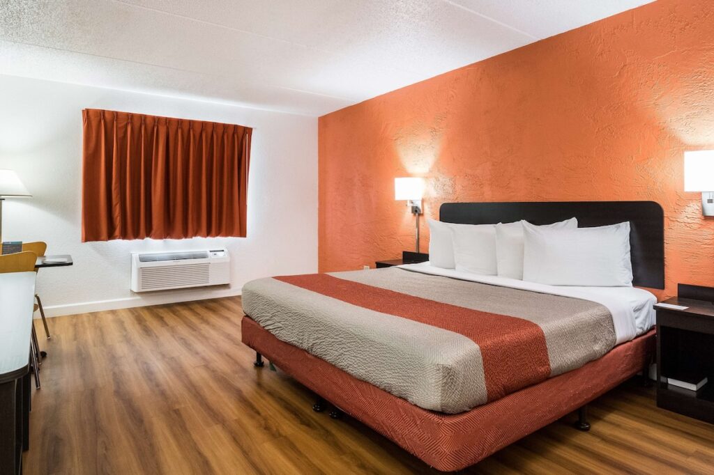 Motel 6-Prospect Heights, IL - Image 2