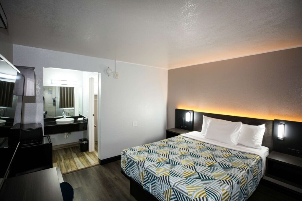 Motel 6-Sacramento, CA - Old Sacramento North - Image 2