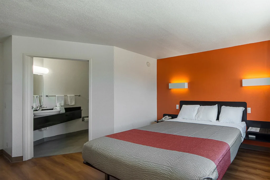 Motel 6-San Antonio, TX - Downtown - Alamo Dome - Image 3