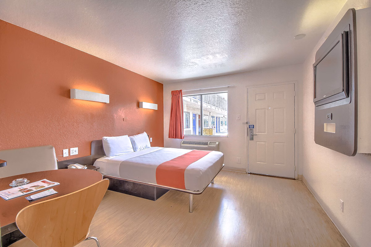 Motel 6-San Antonio, TX - Fiesta Trails - Image 2