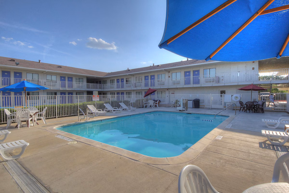 Motel 6-San Antonio, TX - Fiesta Trails - Image 3