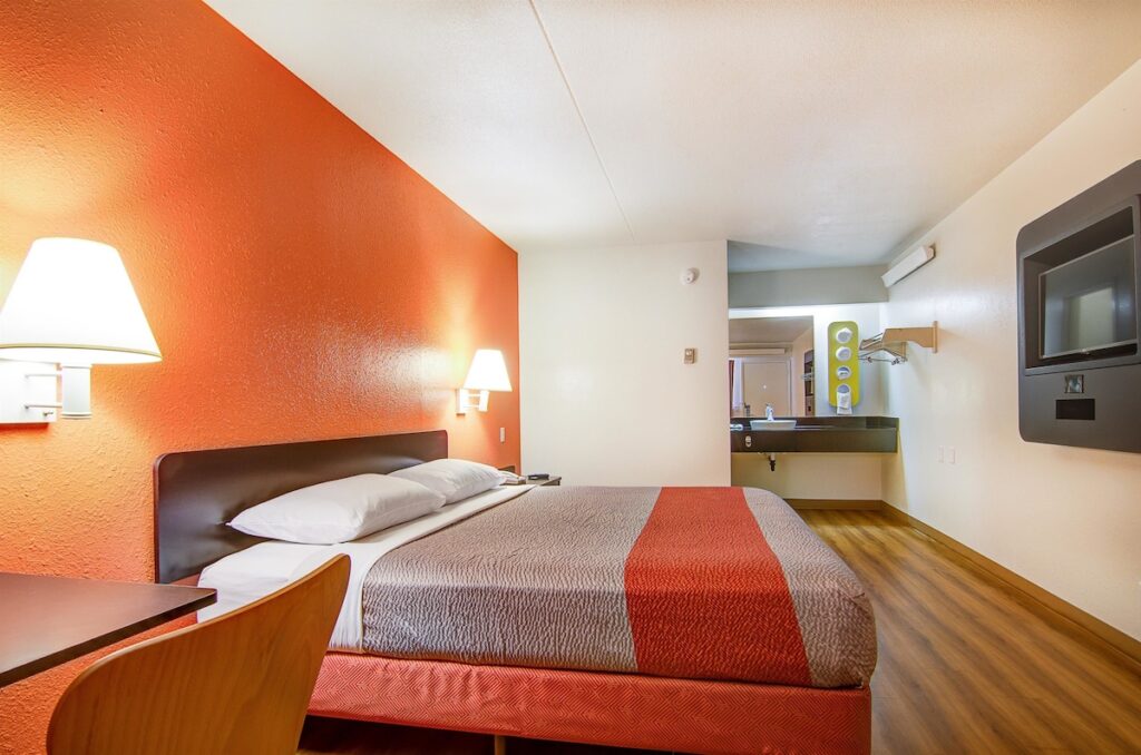 Motel 6-Springfield, MO - North - Image 4