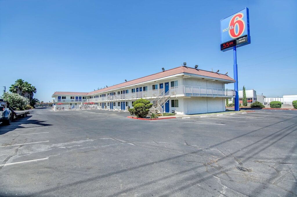 Motel 6-Stockton, CA - Charter Way West - Image 2