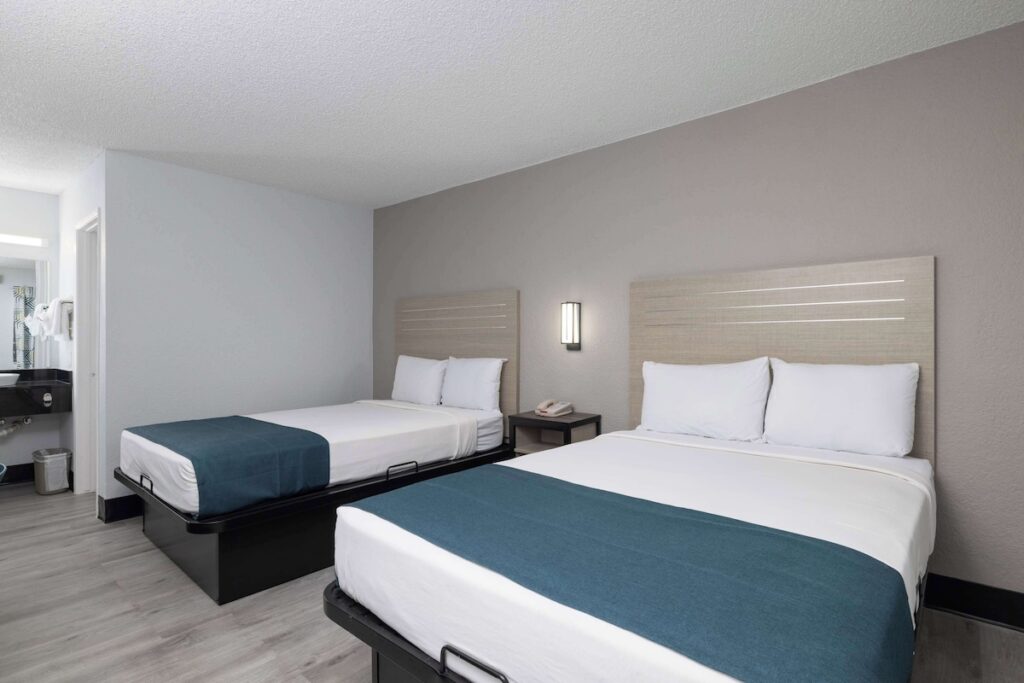 Motel 6-Tempe, AZ - Broadway - ASU - Image 3