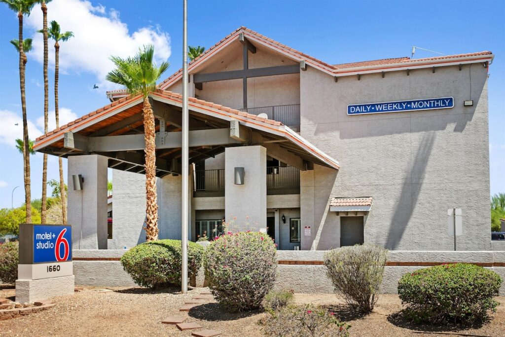 Motel 6 Tempe, AZ Elliot Road - Image 1