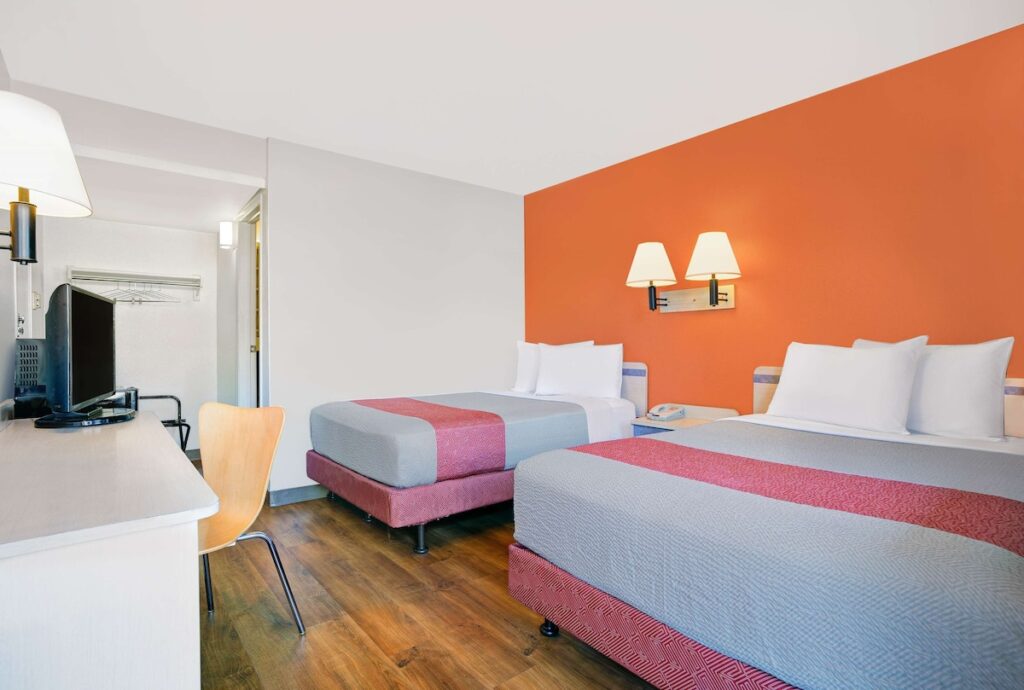 Motel 6-Troutdale, OR - Portland East - Image 3