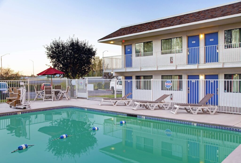 Motel 6-Troutdale, OR - Portland East - Image 4