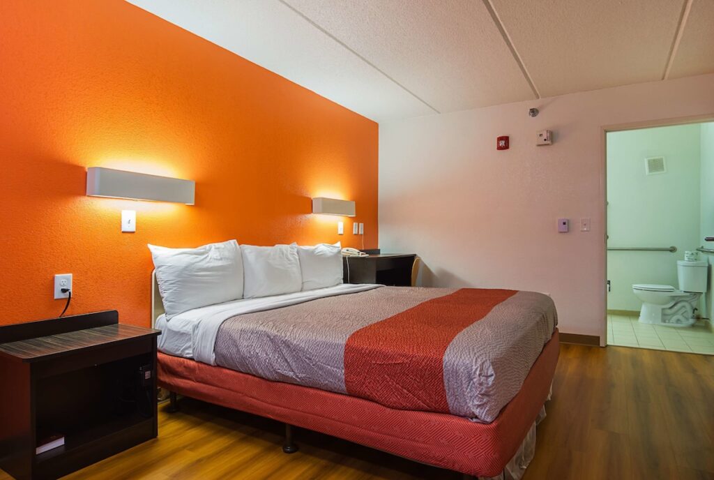 Motel 6-Tucker, GA - Atlanta Northeast - Image 4