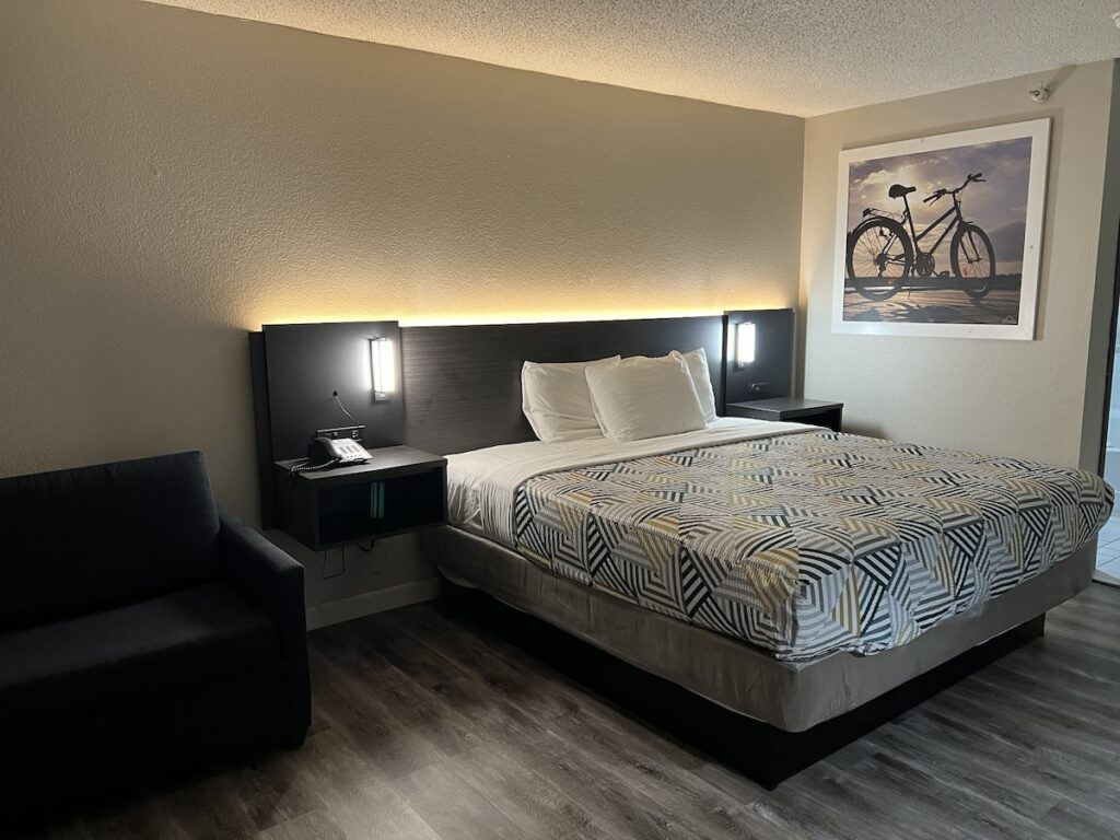 Motel 6 Tulsa, OK Airport - Image 2