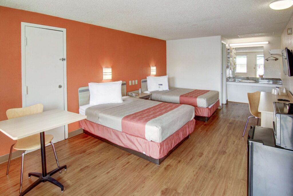 Motel 6-Union City, GA - Atlanta Airport - Image 4