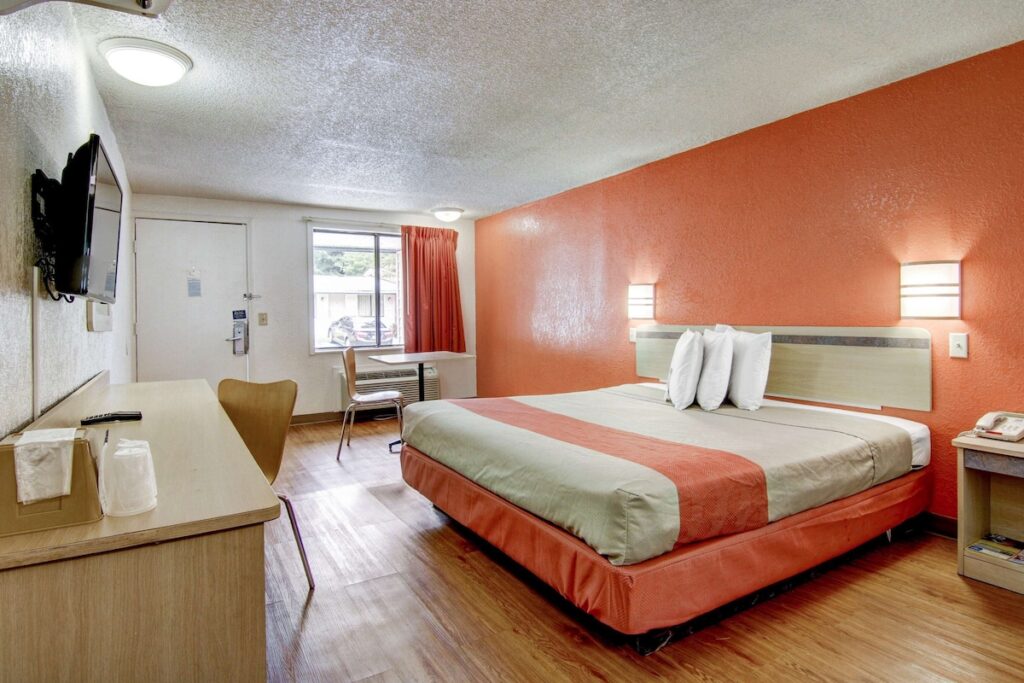 Motel 6-Union City, GA - Atlanta Airport - Image 3