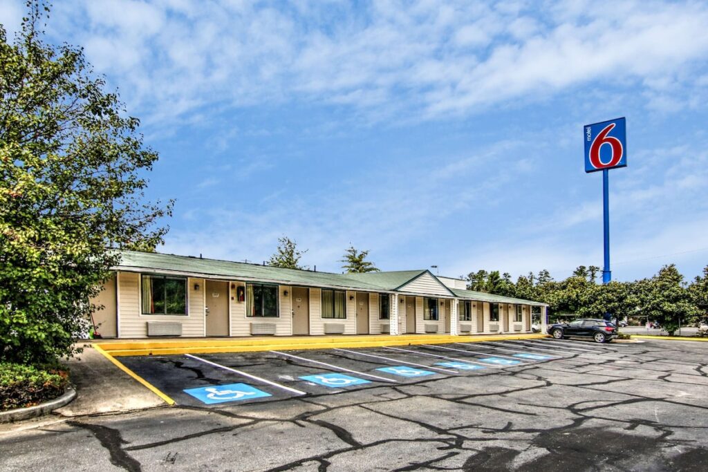 Motel 6-Union City, GA - Atlanta Airport - Image 2