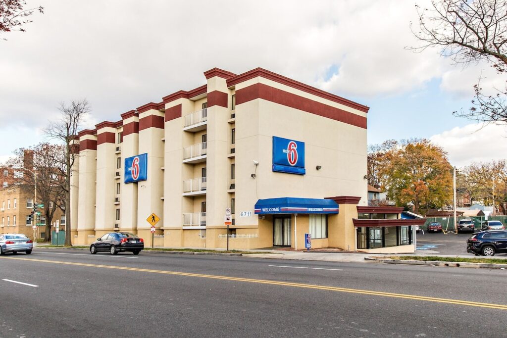 Motel 6-Washington, DC - Image 2