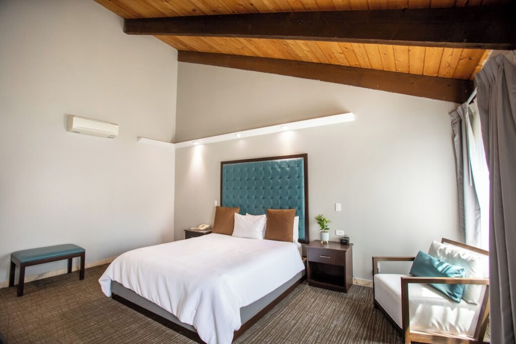 Munras Inn - Image 2