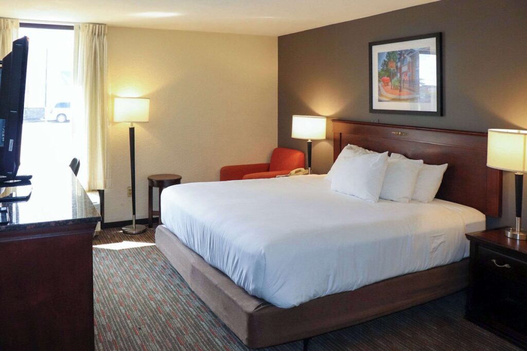 Mustang Inn - Image 4