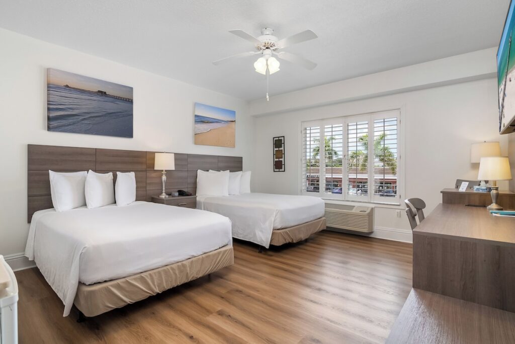 Naples Park Central Hotel - Image 3