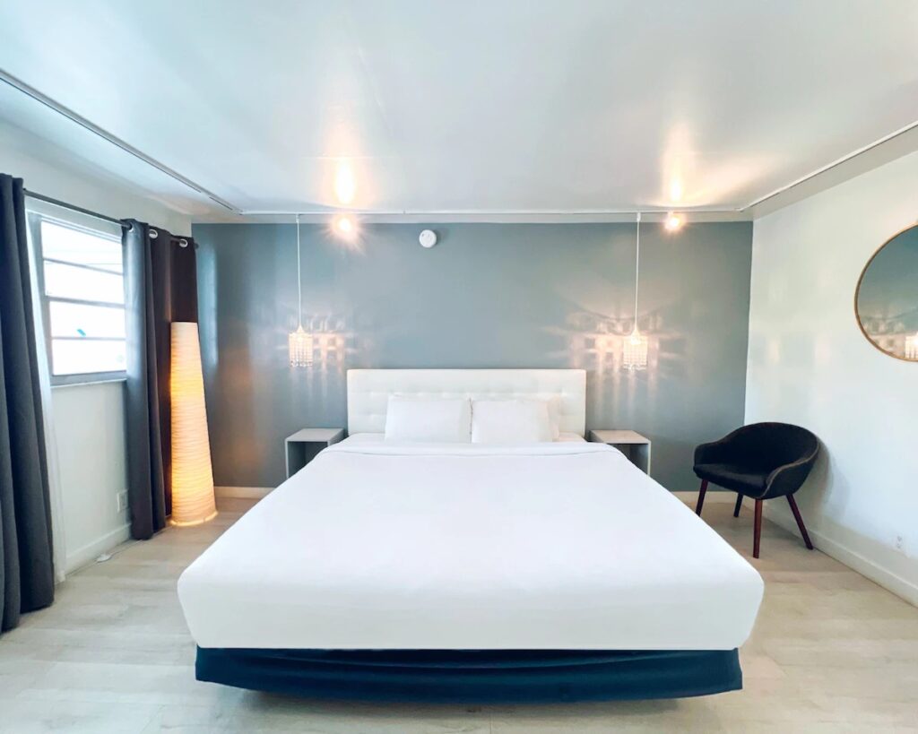 North Beach Hotel - Image 2