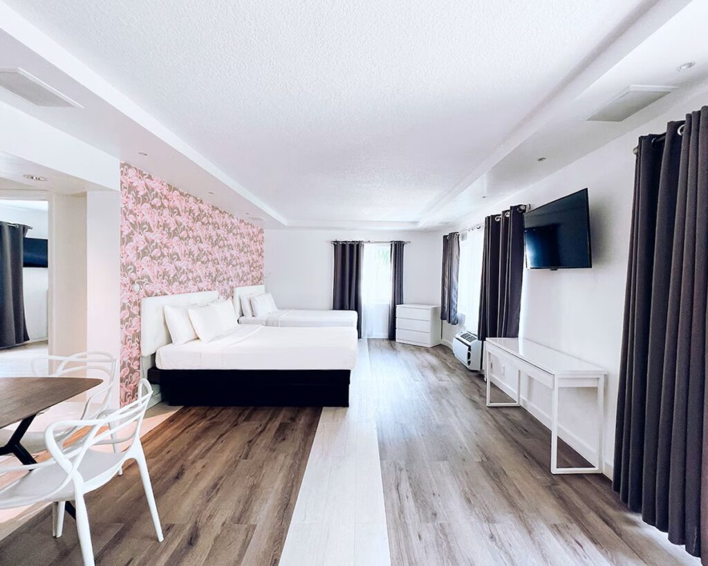 North Beach Hotel - Image 3