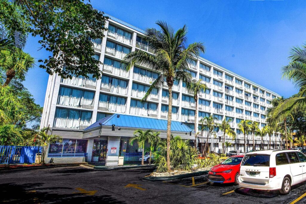 North Miami Beach Gardens Inn & Suites