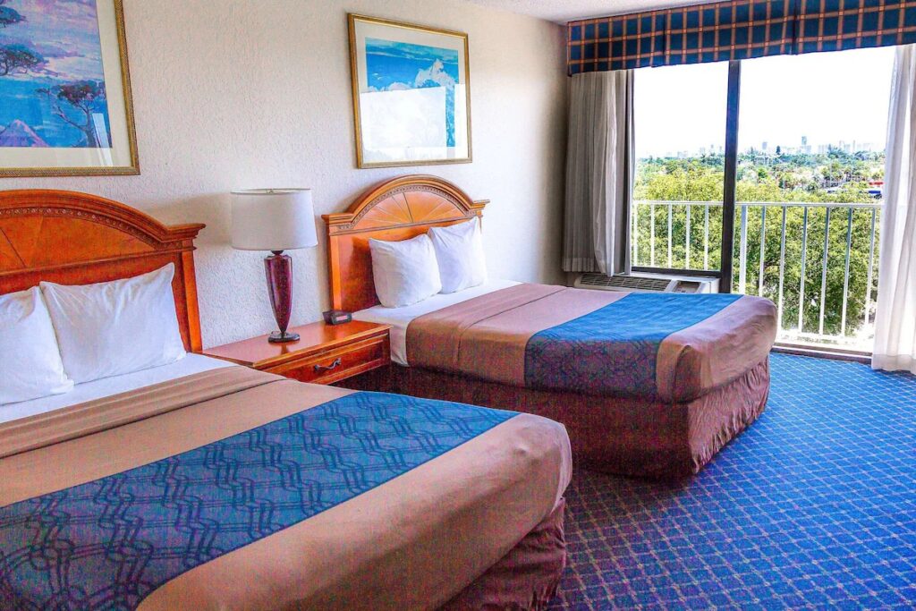 North Miami Beach Gardens Inn & Suites - Image 3