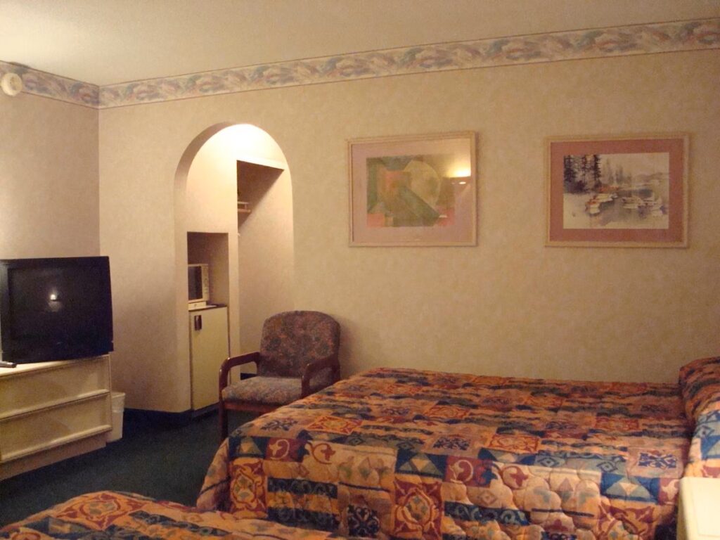 O'Hare Inn & Suites - Image 2