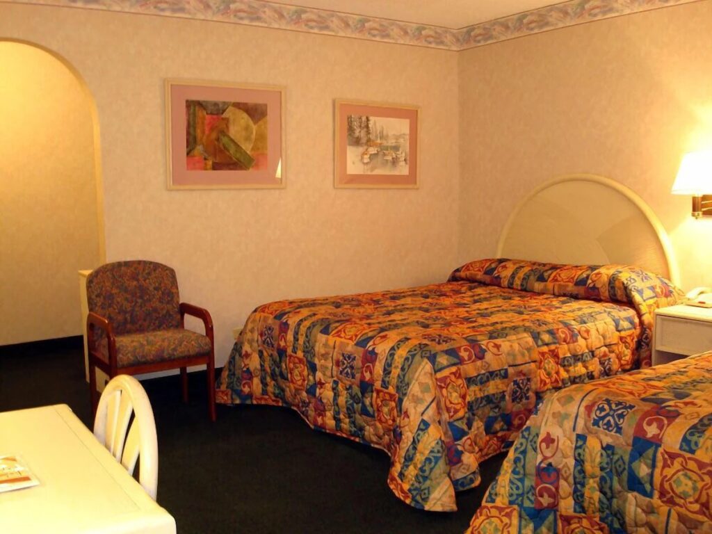 O'Hare Inn & Suites - Image 3