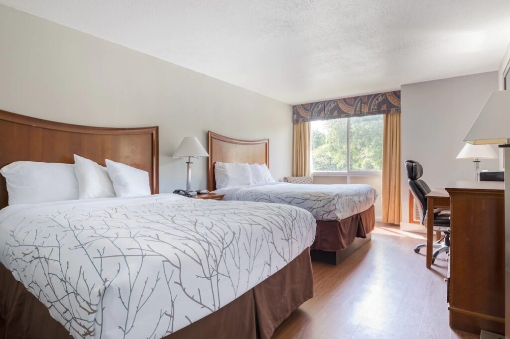 OYO Hotel Memphis TN I-40 - Image 2