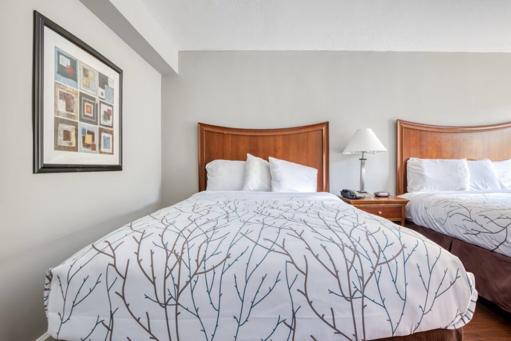 OYO Hotel Memphis TN I-40 - Image 3